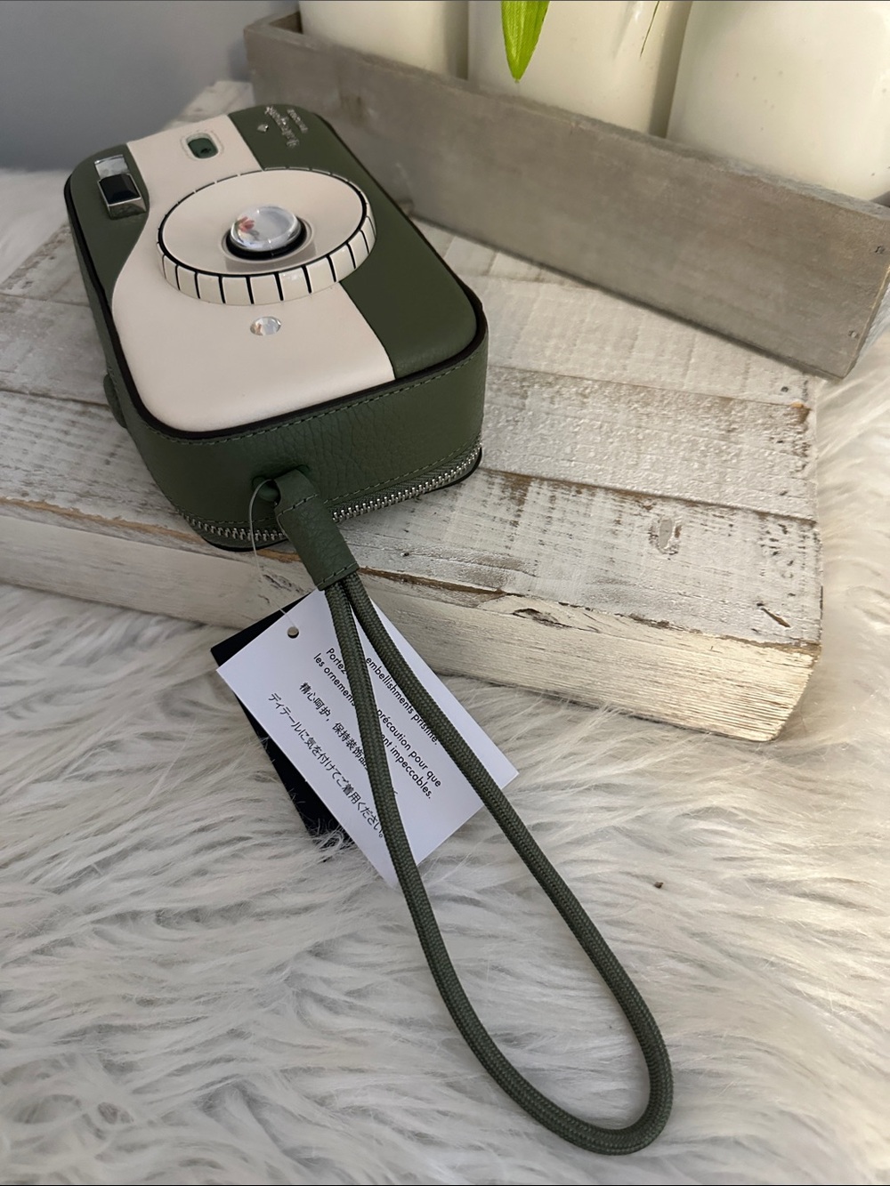 Nwt Kate spade picture this 3d camera wristlet - Picture 9 of 11